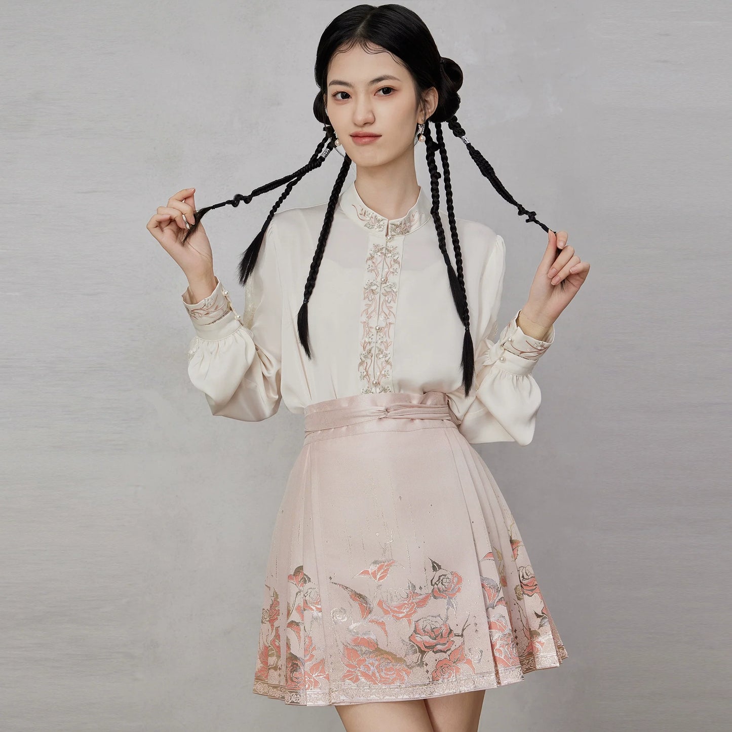 Ming Dynasty Modern Hanfu, Mamianqun, Rose 鎏金玫瑰 (Preorder)