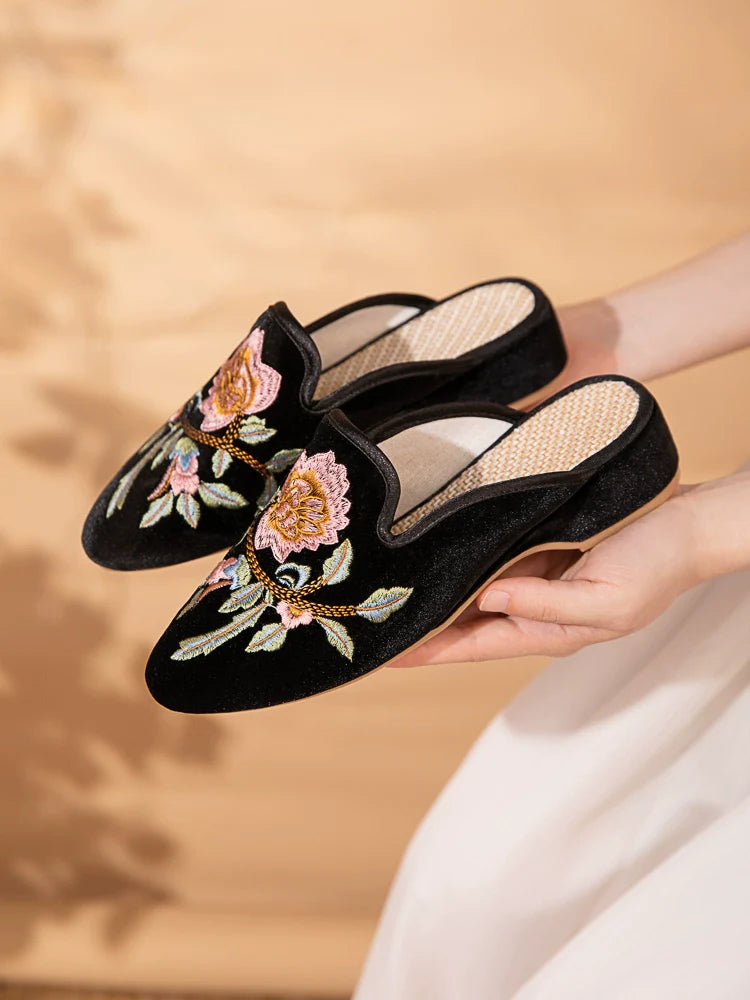 Bianca - Embroidered Slip-On Shoes for Cheongsam