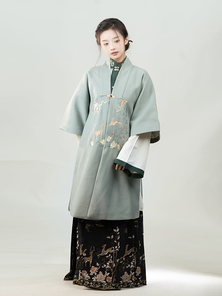 Immortal Deer 富贵神鹿 - Robe & Mamianqun Ming Dynasty Hanfu Set