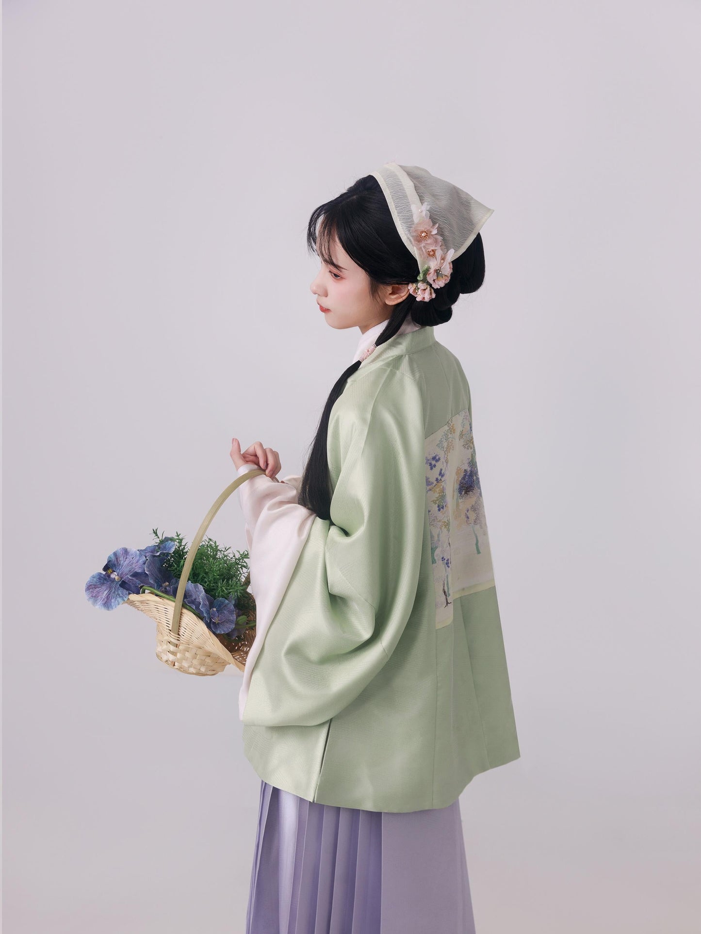 Henglin 横林 - Square Collar Top & Mamianqun Ming Dynasty Hanfu Set