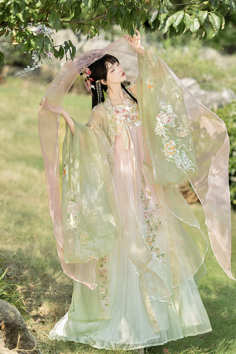 White Peony 白芍 - Tang Dynasty Style Hanfu Dress Heziqun