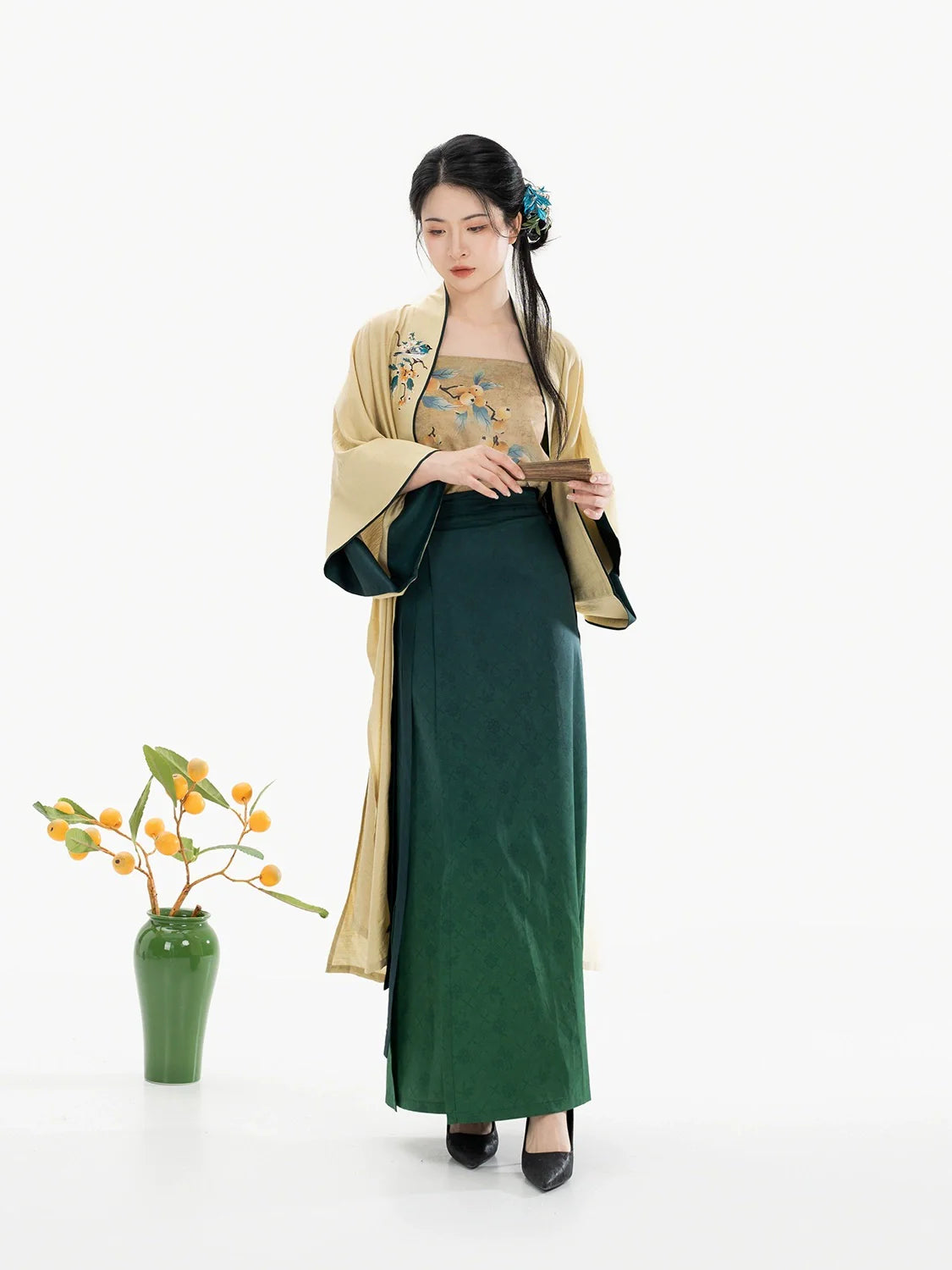 Loquat 枇杷 - Modern Song Dynasty Hanfu Outfit (Preorder)