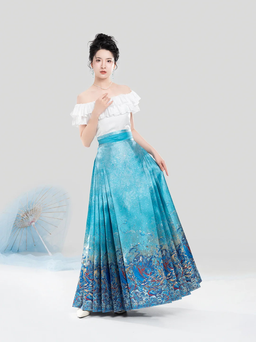 Five Elements Water 五行水 - Modern Ming Dynasty Lotus Blouse, Mamianqun Hanfu Outfit (Preorder)