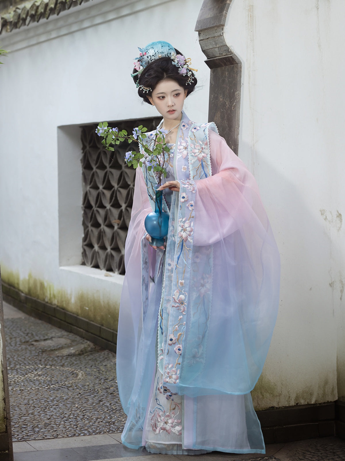 Yuyin 余音 - Song Dynasty Style Qiyao Ruqun Hanfu (Preorder)