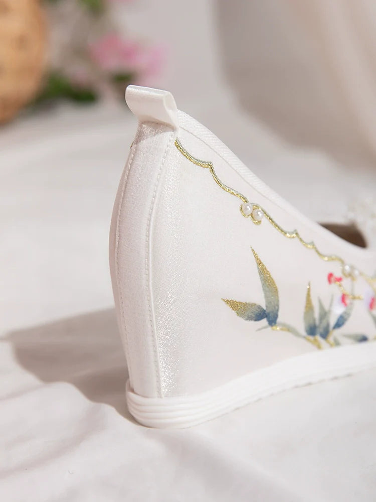 Eva - Embroidered Chinese Hanfu Shoes