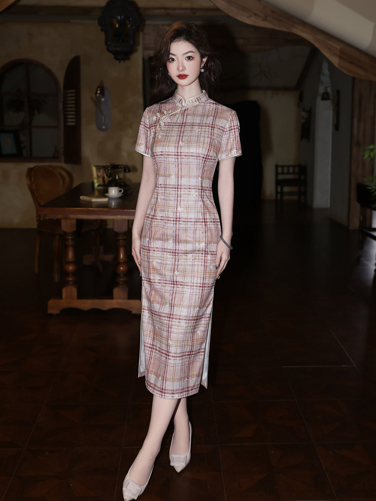 Warm Pink 暖粉 - Short Sleeve Plaid Cheongsam
