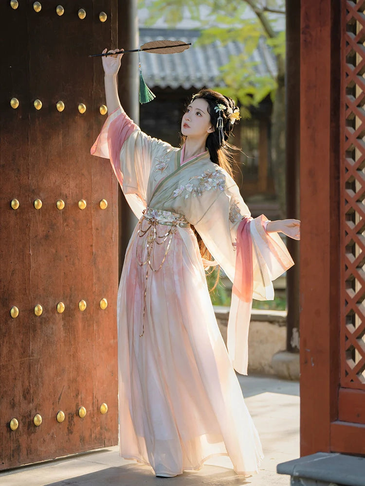 Spring Tour - Wei Jin Style Qiyao Ruqun