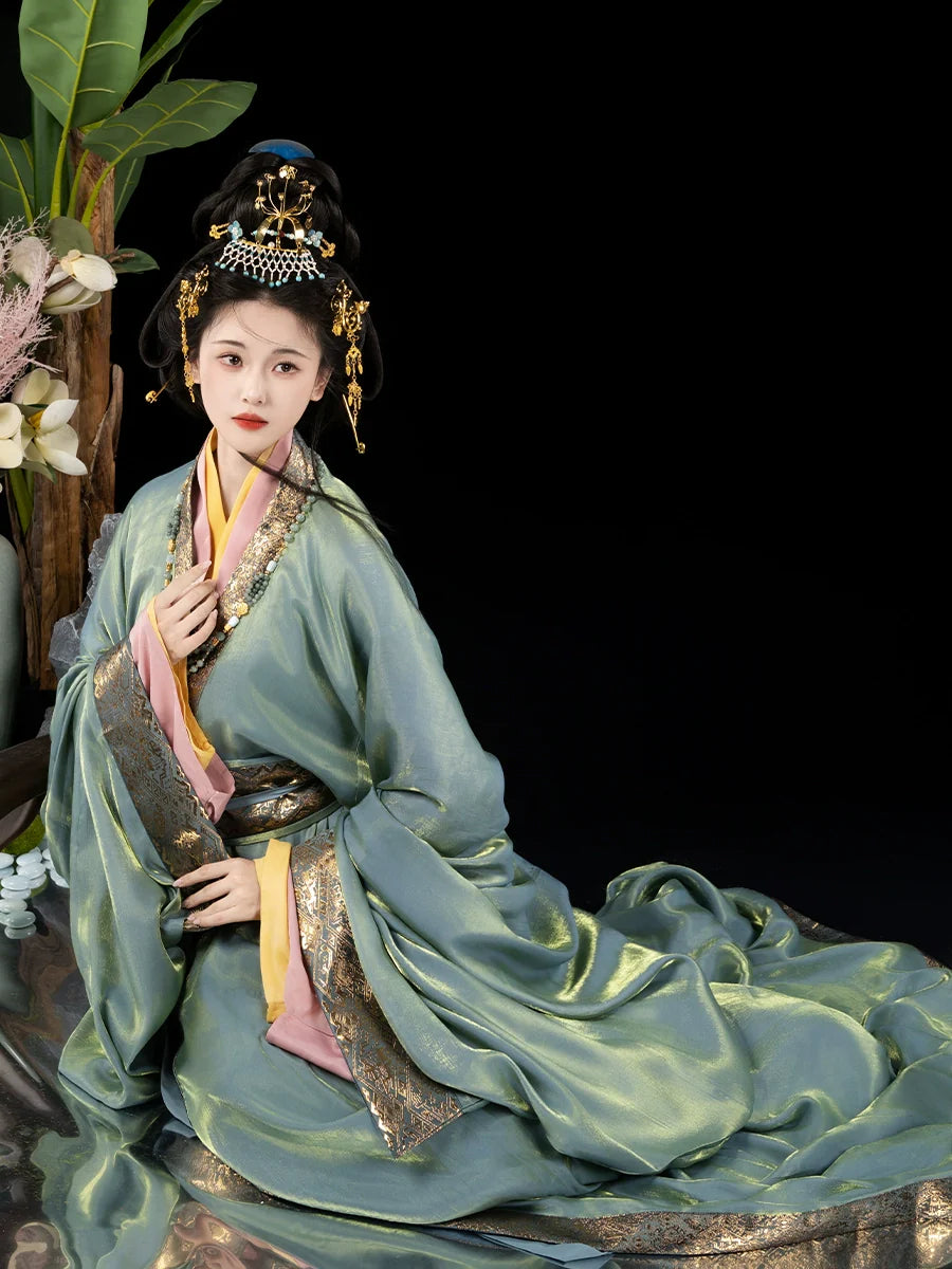 Li Ji - Warring States and Han Dynasty Straight Hem Robe