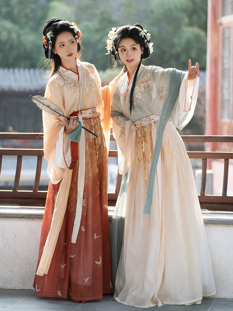Spring Tour - Wei Jin Style Qiyao Ruqun