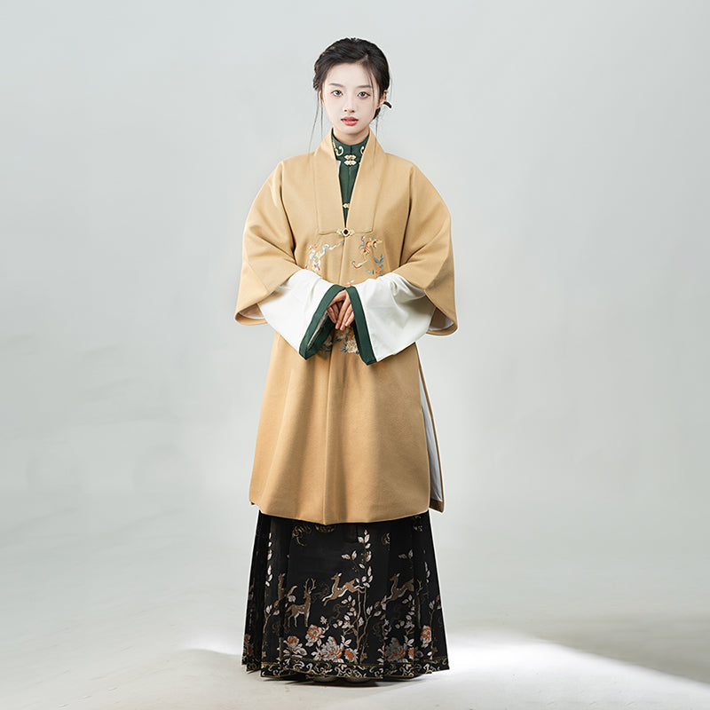 Immortal Deer 富贵神鹿 - Robe & Mamianqun Ming Dynasty Hanfu Set
