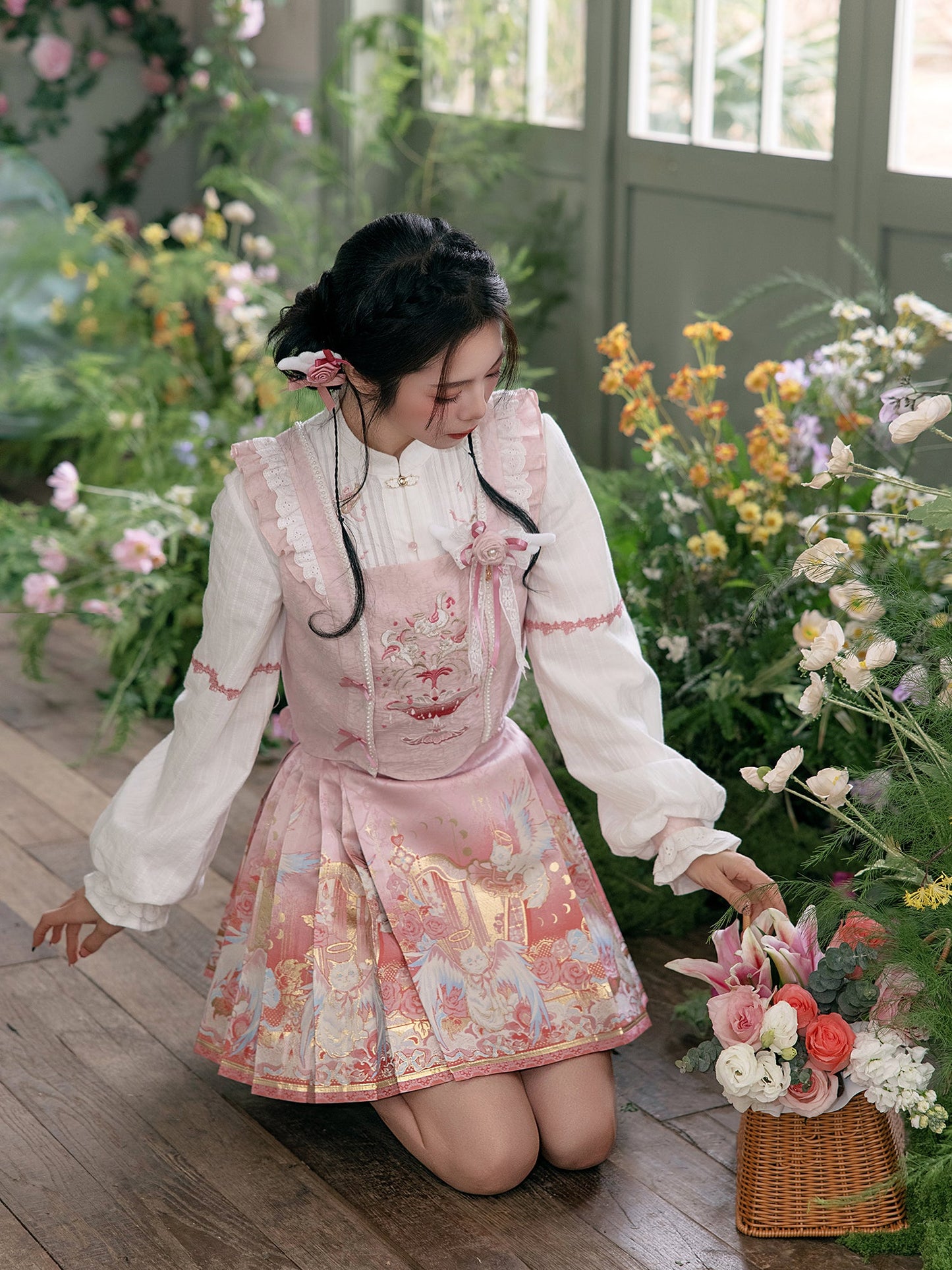 Angel's Voice 天使之声 - Ming Dynasty Modern Hanfu and Mamianqun (Preorder)