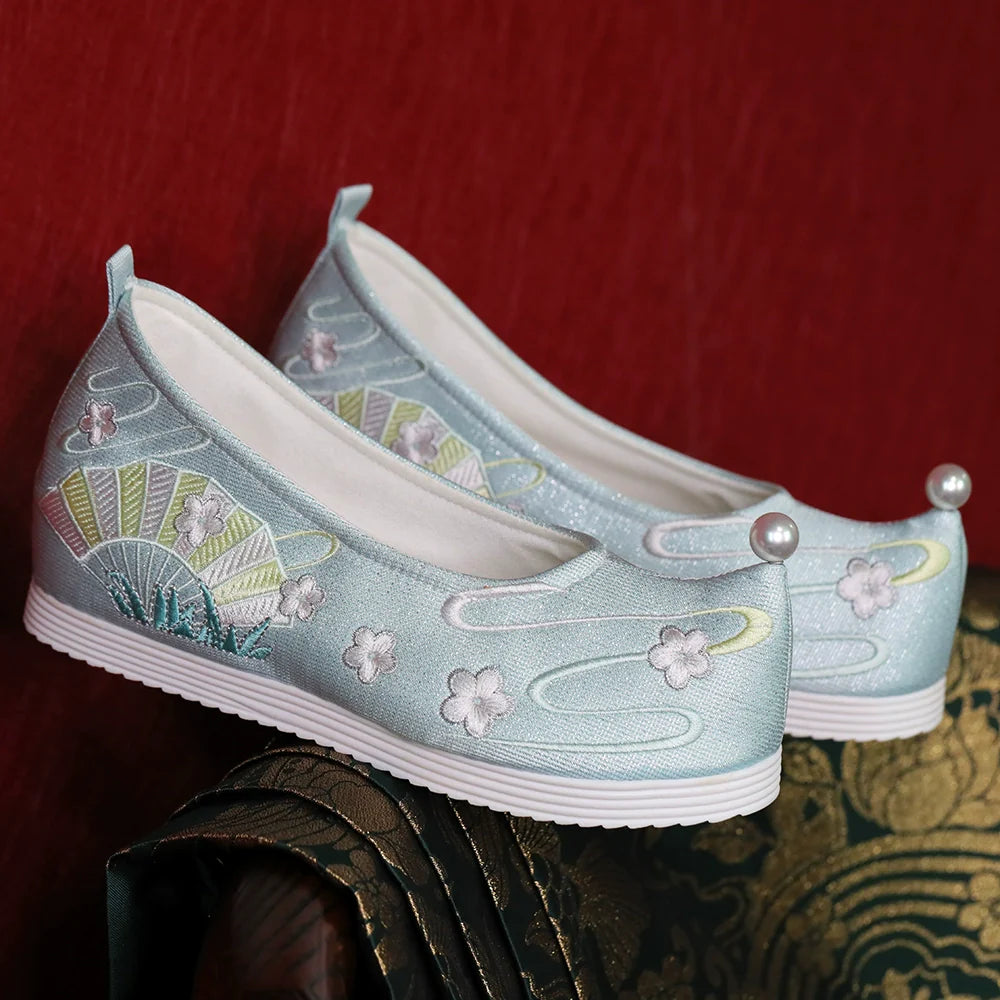 Lady Daming – Embroidered Chinese Hanfu Shoes
