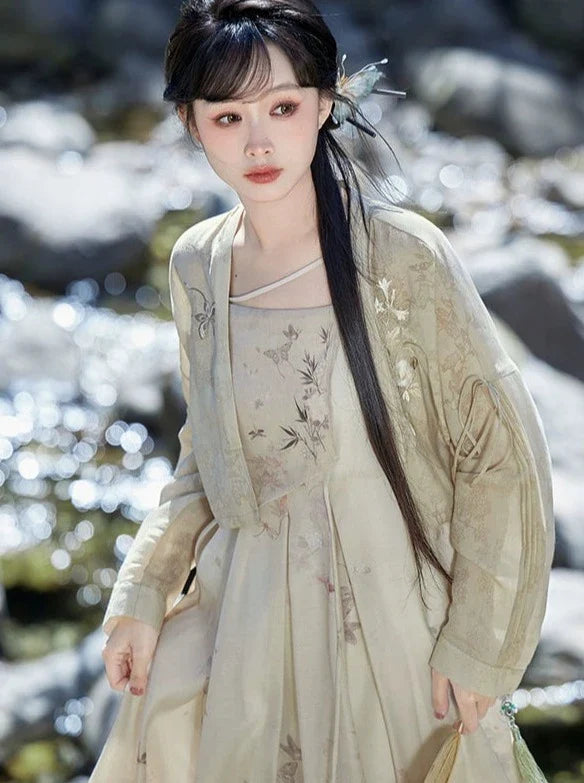 Tang Dynasty x Modern Hanfu: Flower Paper 花笺 (Preorder)