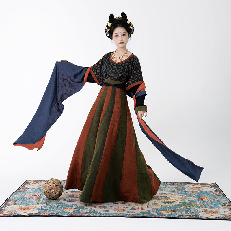 Autumn 裳秋 - Tang Dynasty Style U-shaped Collar 100% Silk Qiyao Ruqun (Preorder)