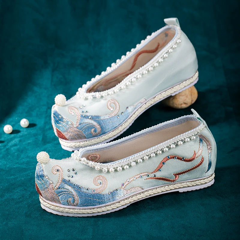 Waves - Embroidered Chinese Hanfu Shoes