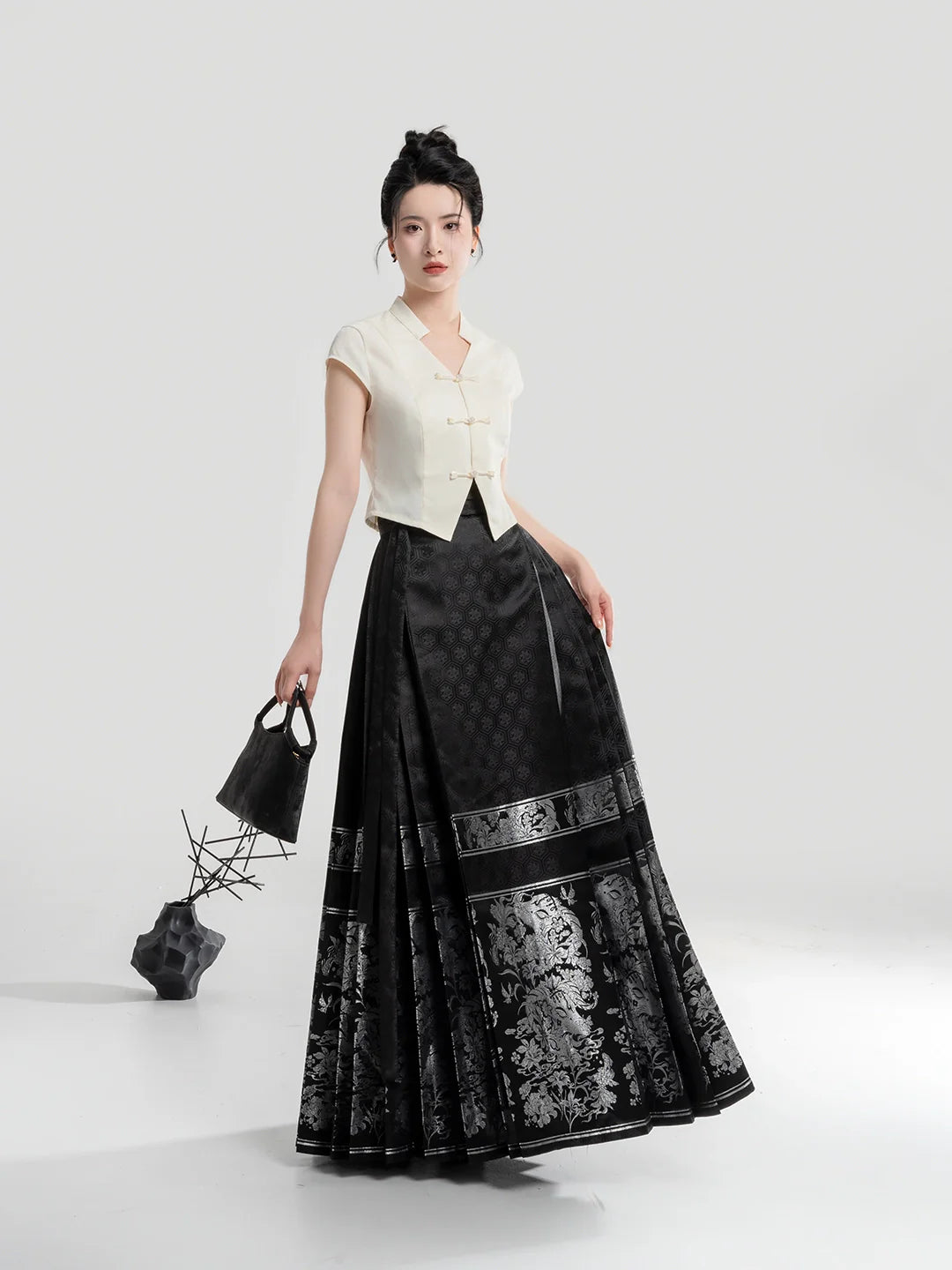 Yinyue 吟月 - Modern Cheongsam Top (Preorder)