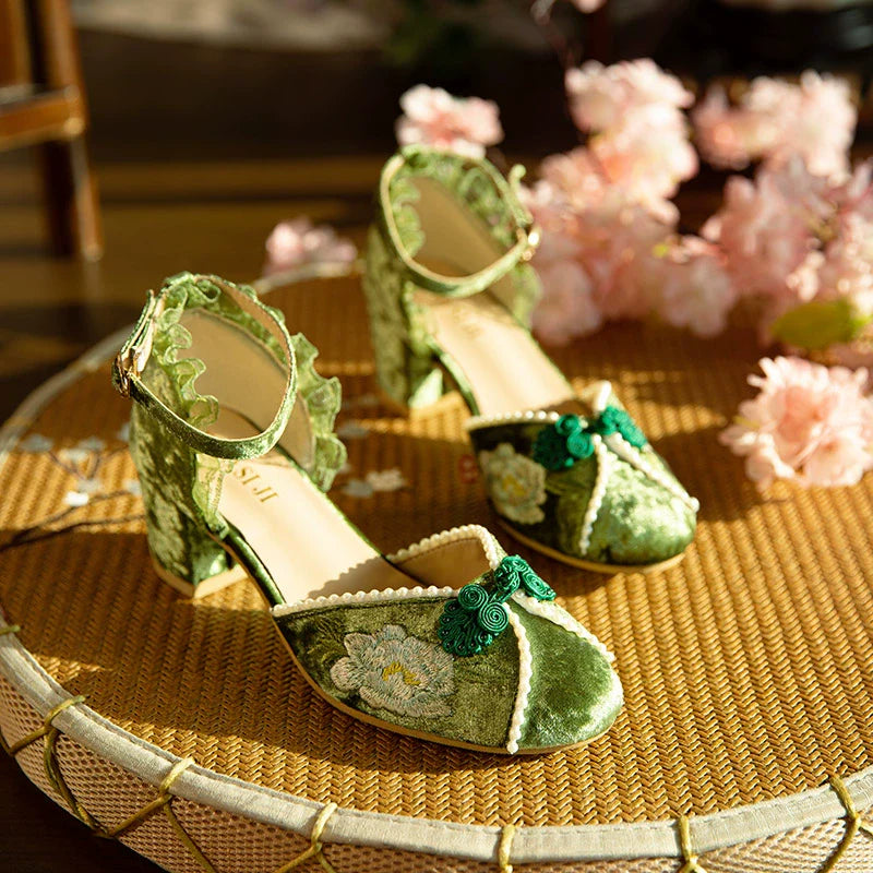 Cora - Embroidered Chinese Style Hanfu Shoes