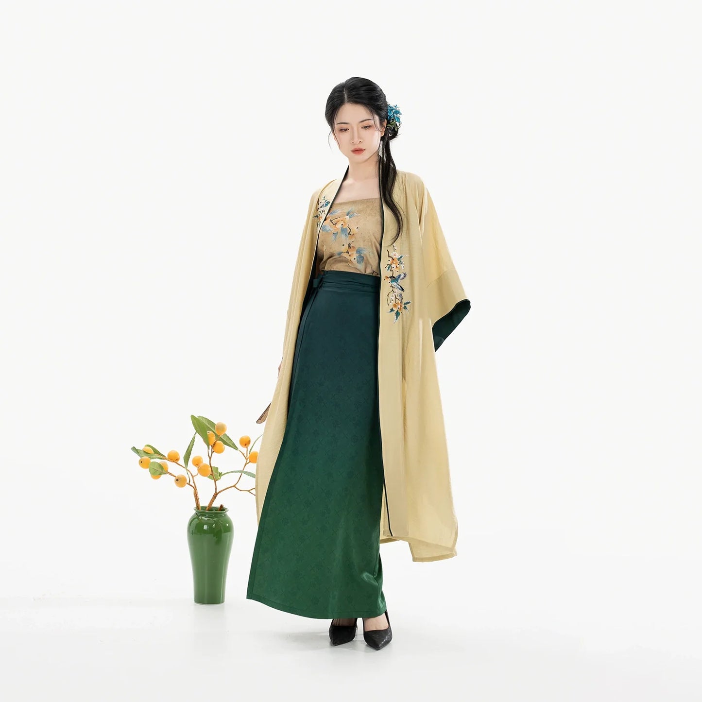 Loquat 枇杷 - Modern Song Dynasty Hanfu Outfit (Preorder)