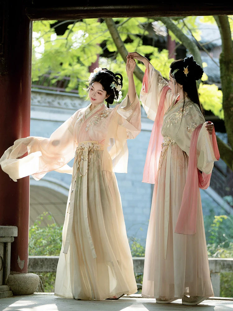 Spring Tour - Wei Jin Style Qiyao Ruqun
