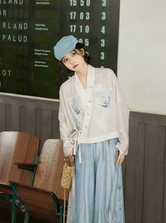 Song Dynasty x Modern Hanfu: Green Chord 青语拂弦 (Preorder)