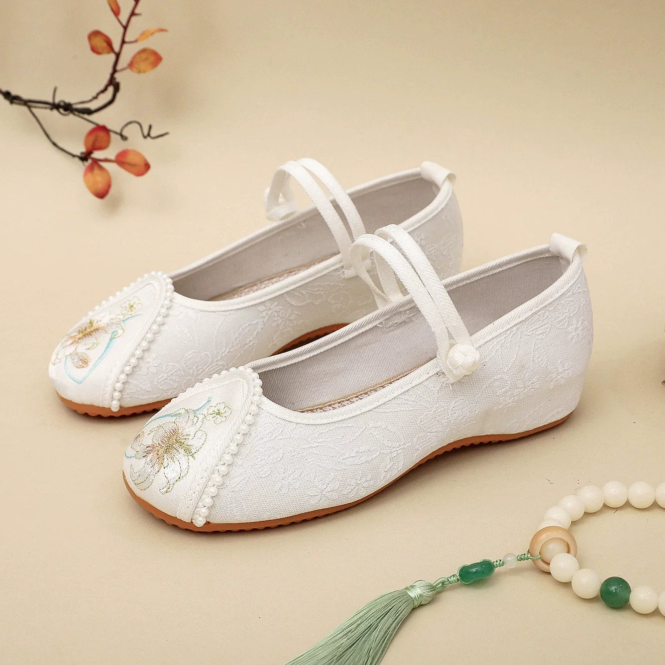 Kendall - Embroidered Chinese Hanfu Shoes