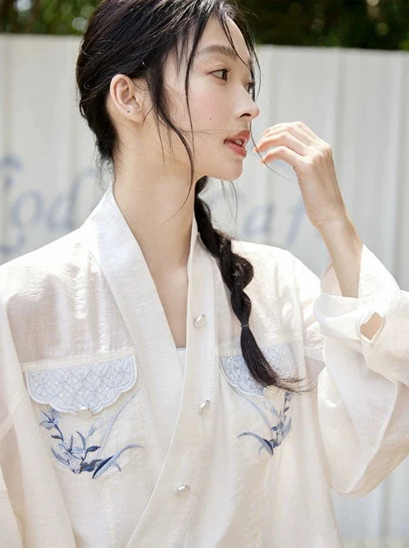 Song Dynasty x Modern Hanfu: Green Chord 青语拂弦 (Preorder)