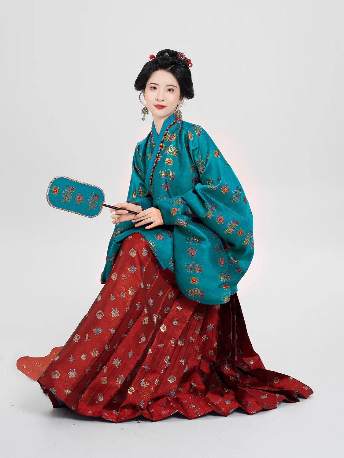 Giggles 嘻笑 - Cross Collar Top & Mamianqun Ming Dynasty Hanfu Set (Preorder)