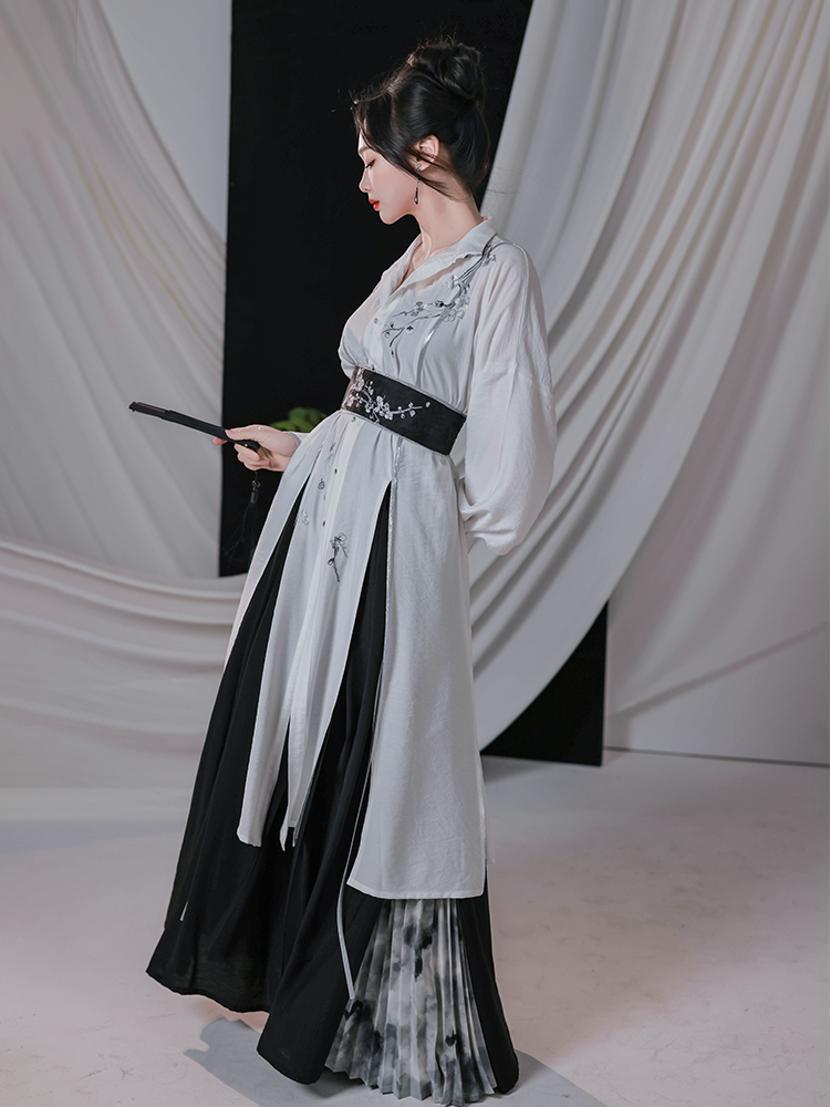 Plum Blossom Words 梅花词 - New Chinese Style Stand-Up Collar Shirt and Song Pants (Preorder)