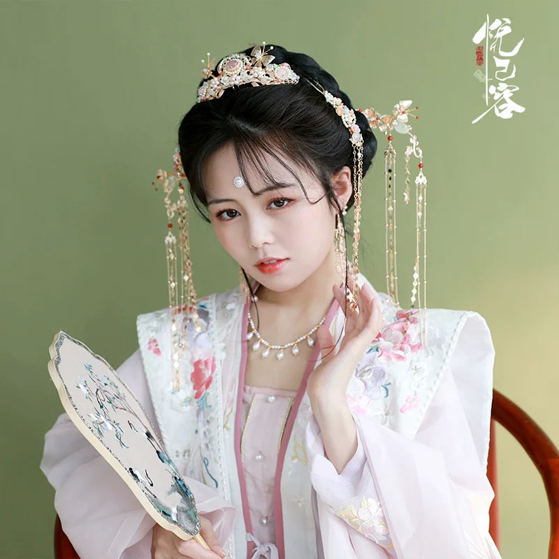 Crown: Dongting Luo
