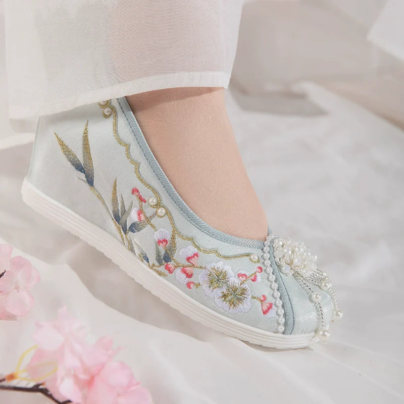 Eva - Embroidered Chinese Hanfu Shoes