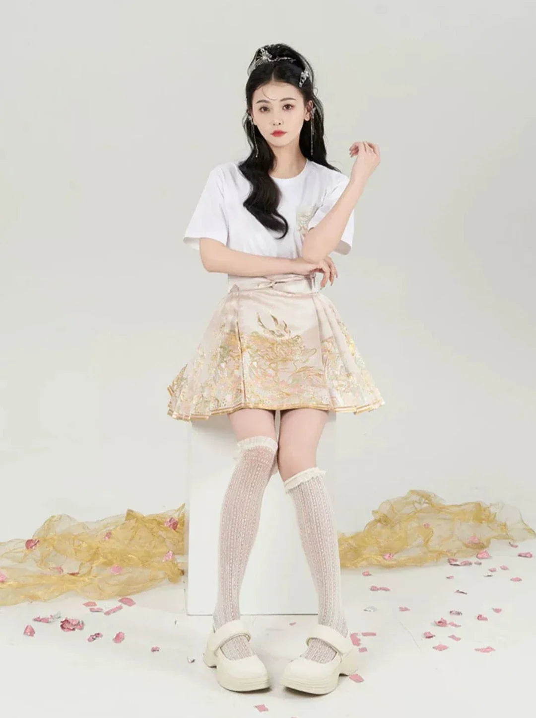 Ming Dynasty Modern Hanfu, Mamianqun, Peach Dragon 春山桃龙 (Preorder)