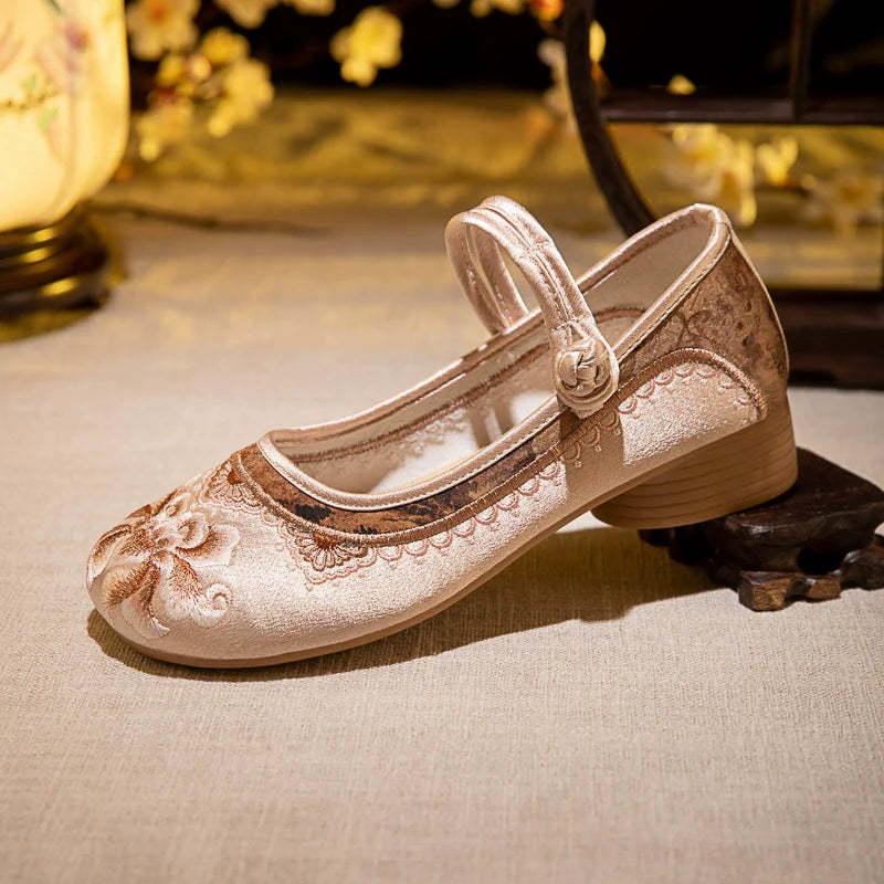 Beatrice - Embroidered Chinese Style Shoes