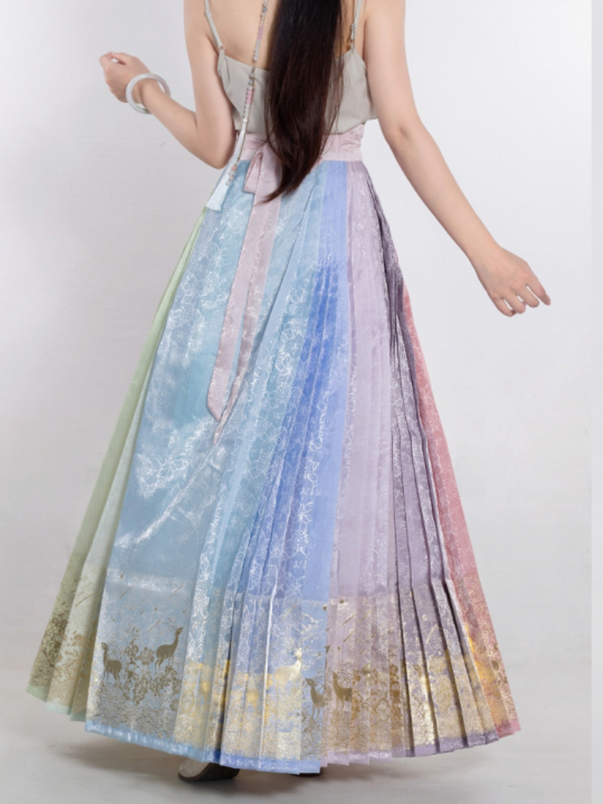 Nine-Color Deer 九色鹿 - Mamianqun Ming Dynasty Hanfu Set (Preorder)