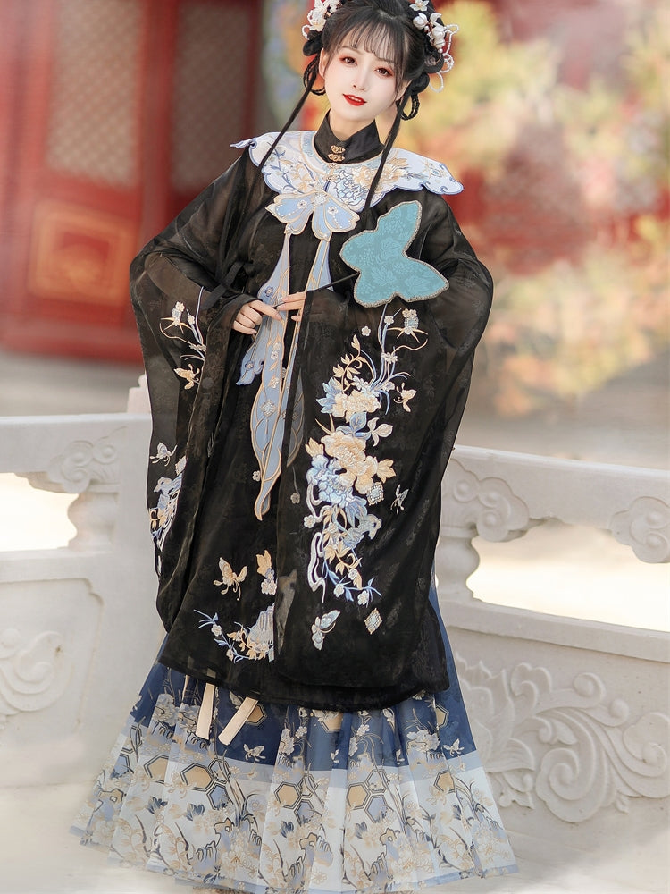 Yurui 玉蕊 - Cloud Collar & Mamianqun Ming Dynasty Hanfu Set