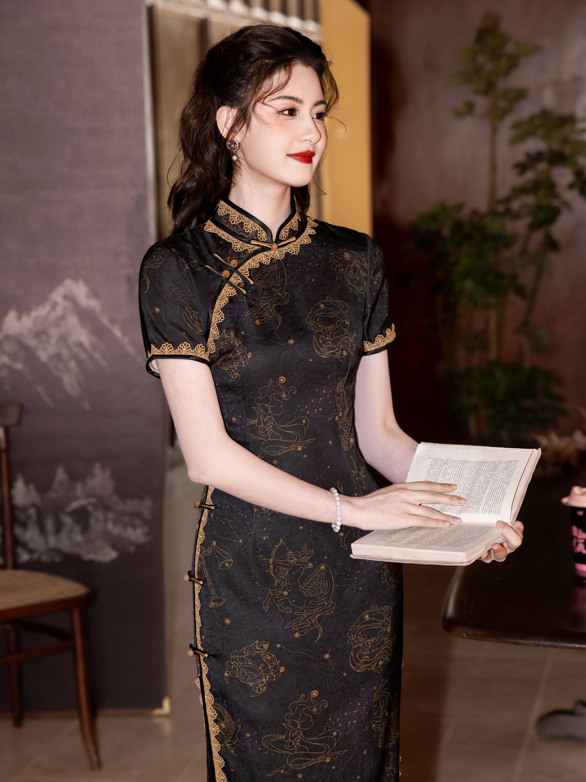 Jinyin - Short Sleeve Black Long Cheongsam