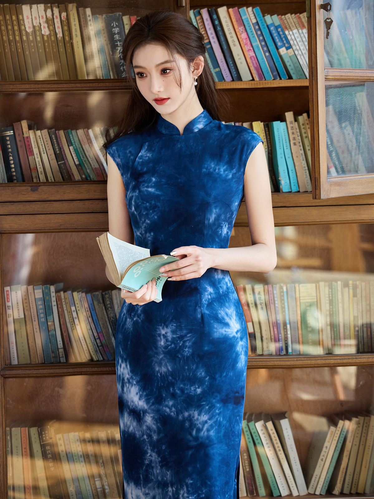 Deep Sea - Sleeveless Vintage Cheongsam