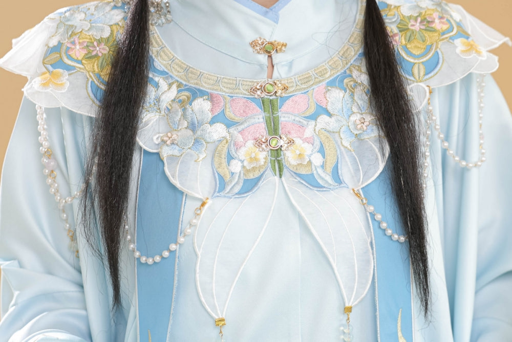 Luzhou 庐州 - Cloud Collar & Mamianqun Ming Dynasty Hanfu Set
