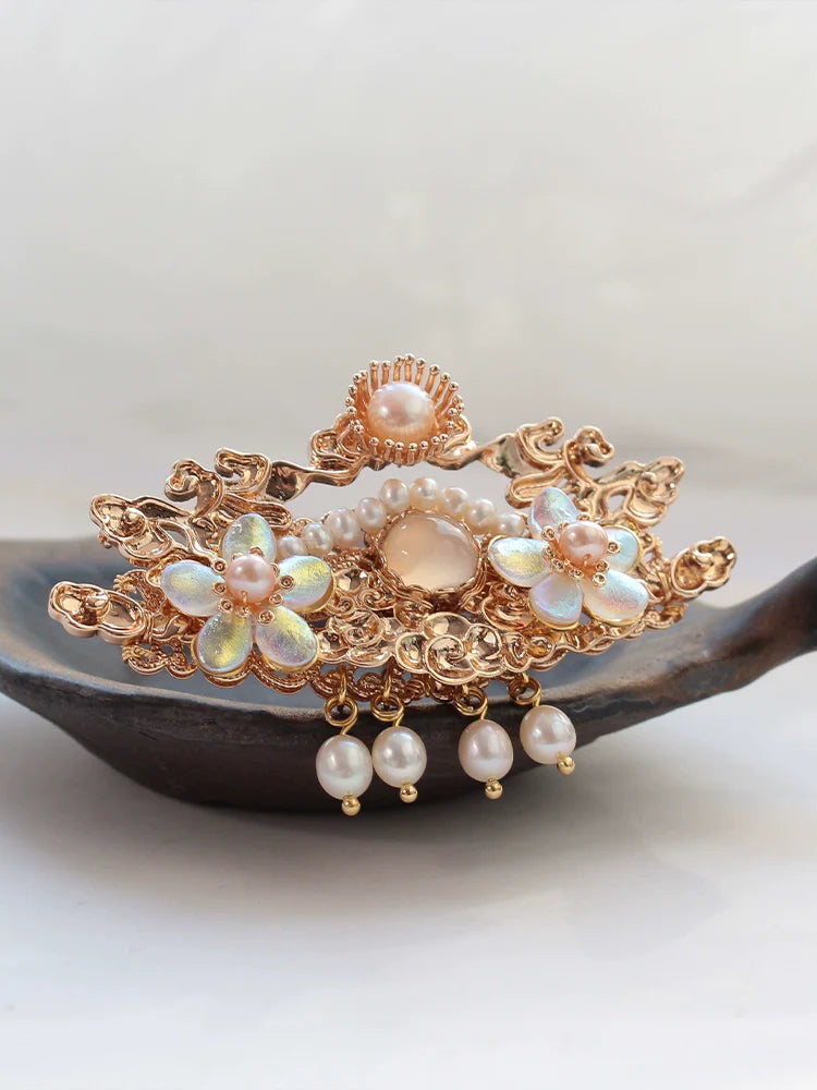 Crown: Auspicious Clouds