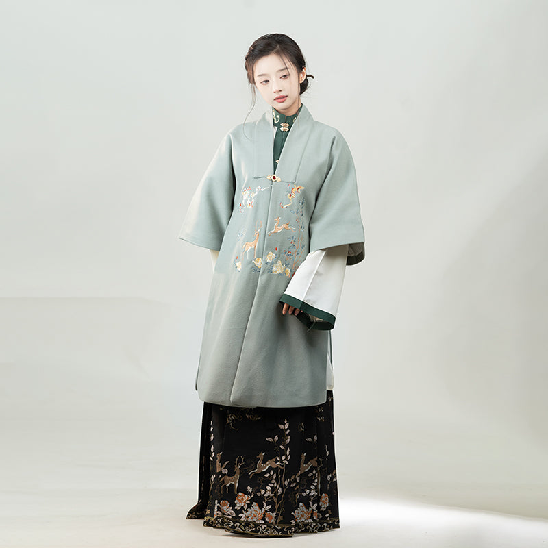 Immortal Deer 富贵神鹿 - Robe & Mamianqun Ming Dynasty Hanfu Set