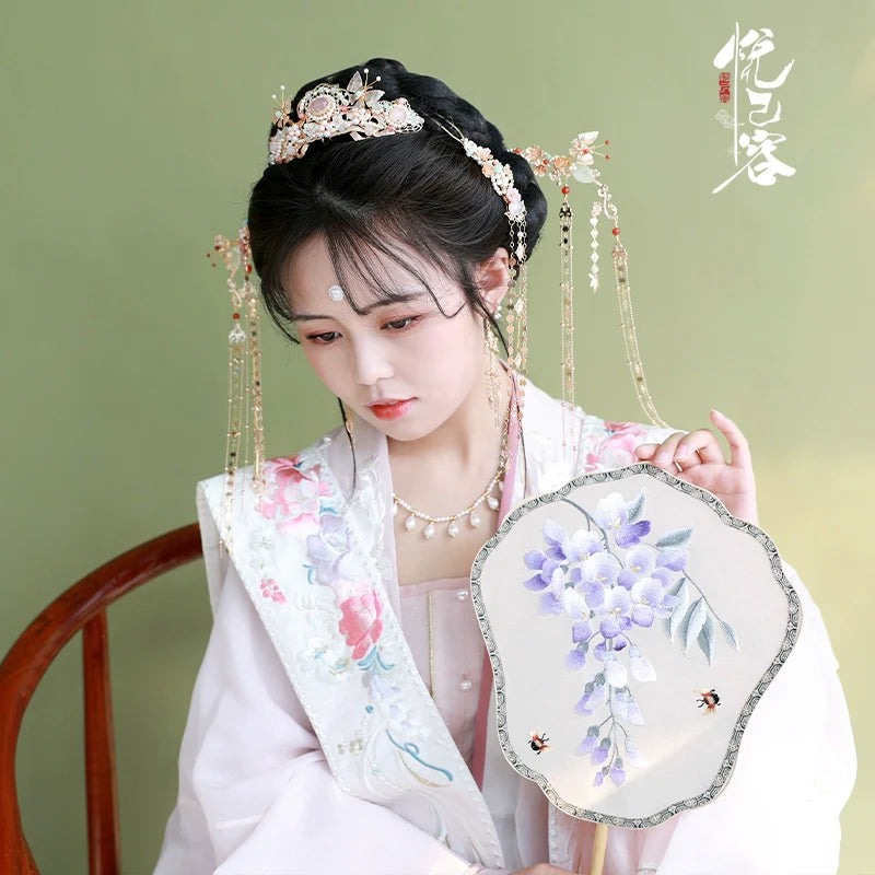 Crown: Dongting Luo