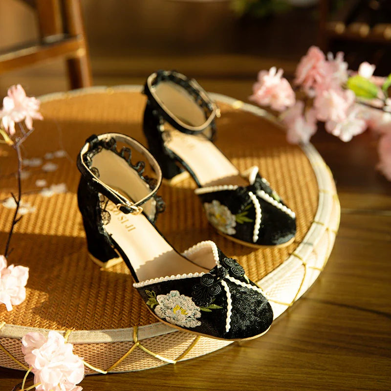 Cora - Embroidered Chinese Style Hanfu Shoes