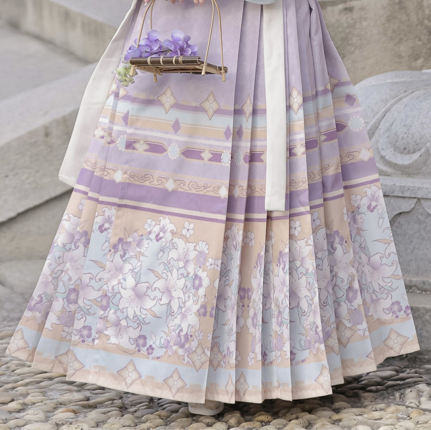 Nuannuan 暖暖 - Mamianqun Ming Dynasty Hanfu Set