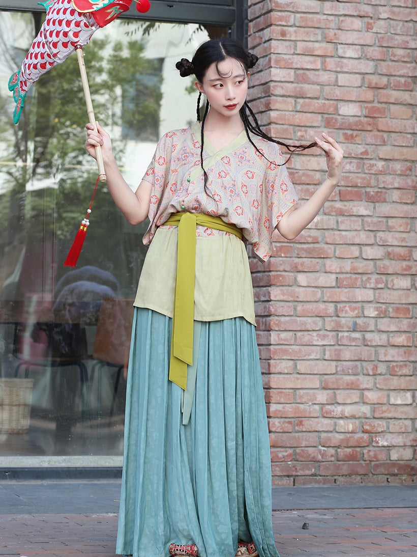 Su Shang 素商 - Tang Dynasty Modern Style Beizi Qiyao Ruqun