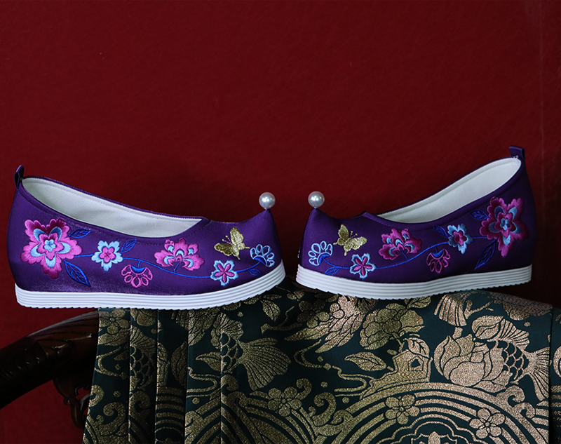 Anika – Embroidered Chinese Hanfu Shoes