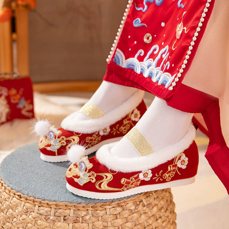 Isla - Embroidered Chinese Hanfu Shoes