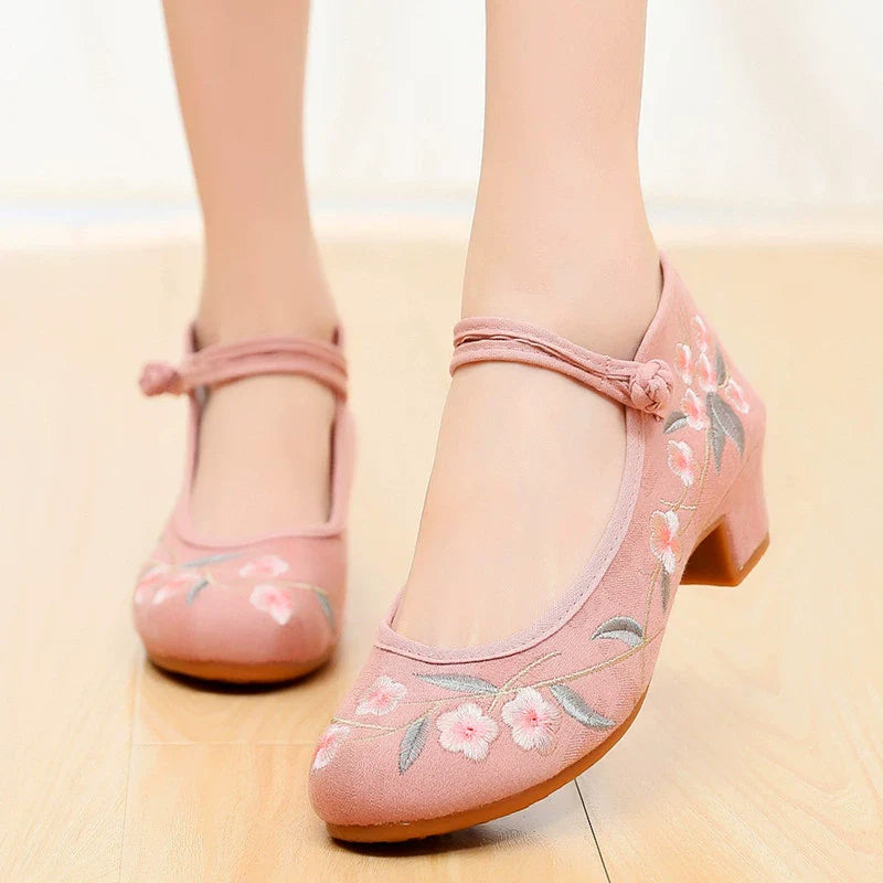 Ariella - Embroidered Chinese Style Shoes
