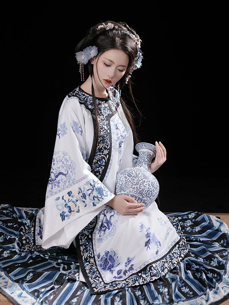 White Porcelain - Late Qing Dynasty Han Lady Outfit
