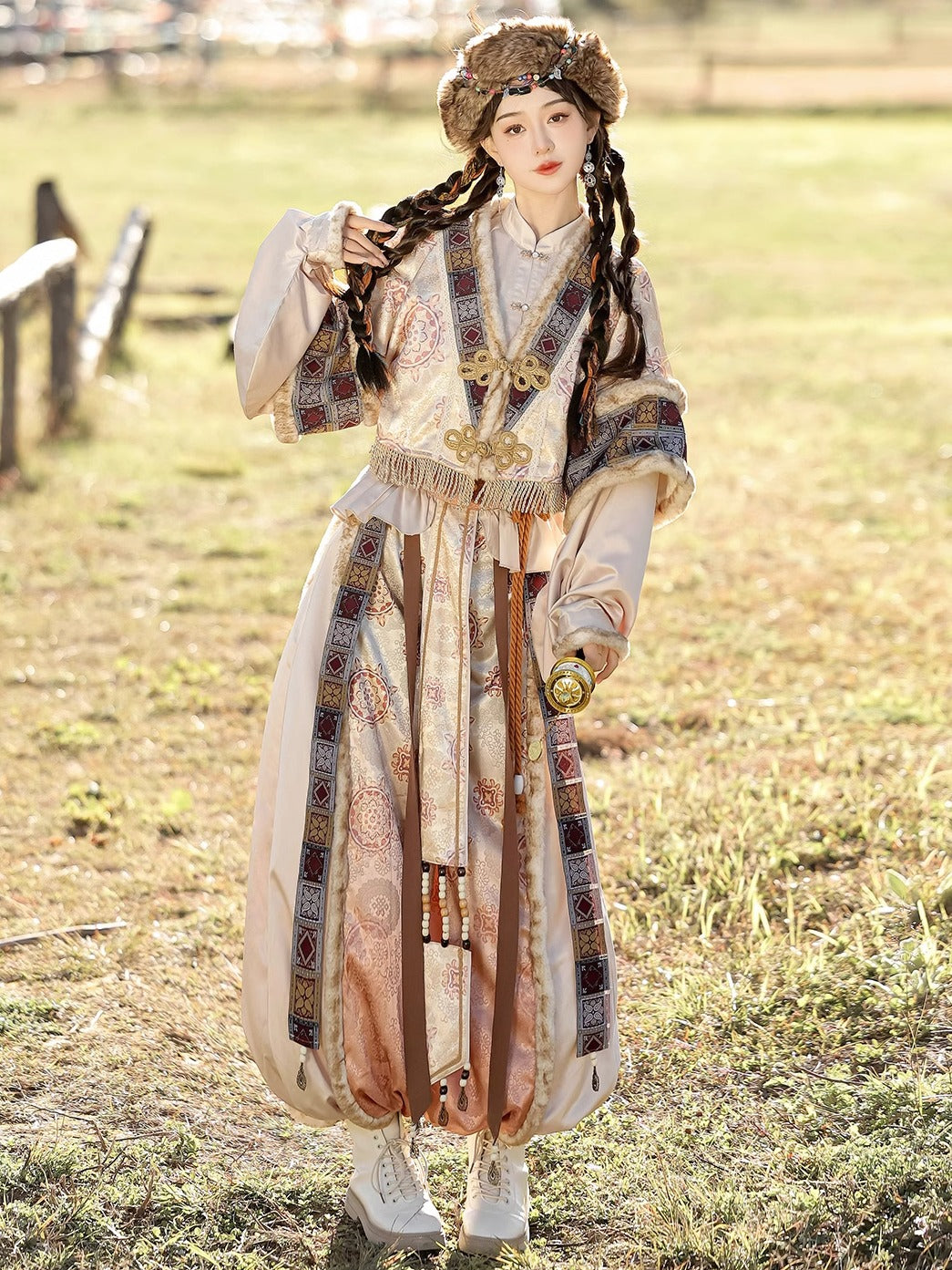 Yaoyue 耀月 - Dunhuang Inspired New Chinese Style Outfit