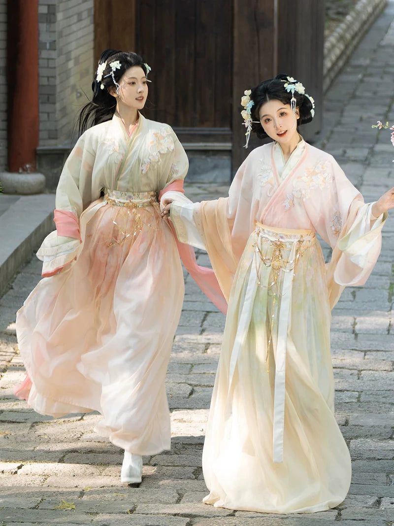 Spring Tour - Wei Jin Style Qiyao Ruqun