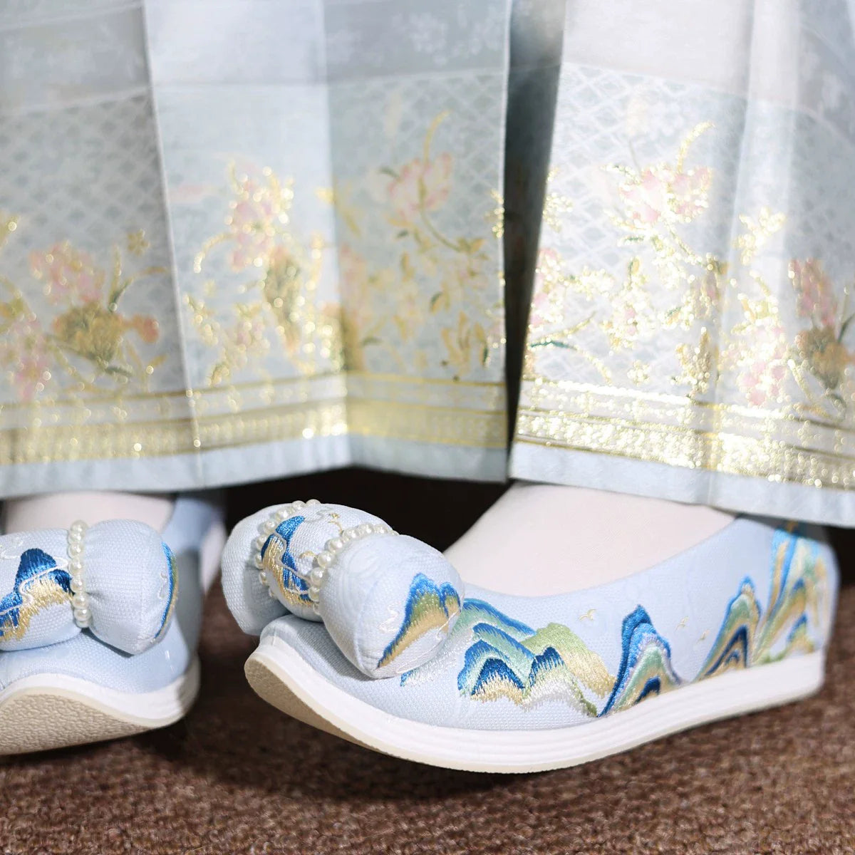 Riley - Embroidered Chinese Hanfu Bow Shoes